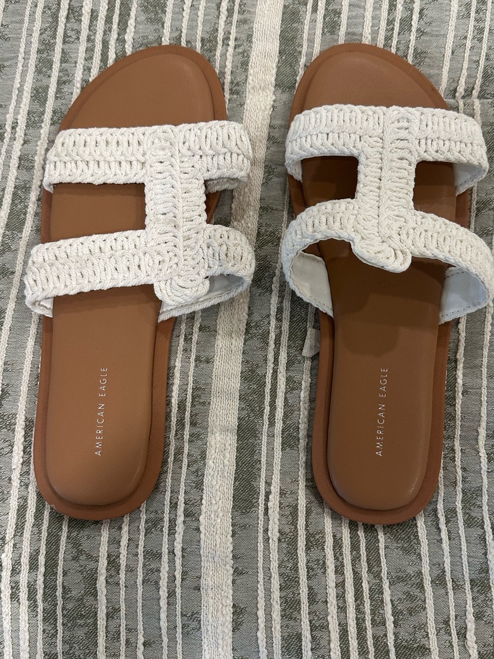 American Eagle Sandals